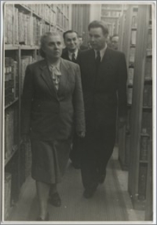[Biblioteka Uniwersytecka w Toruniu: wizyta ministra Adama Rapackiego w 1951 roku]