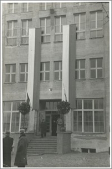 [Uniwersytet Mikołaja Kopernika w Toruniu: budynek Wydziału Matematyki, Fizyki, Chemii ok. 1955 r.]