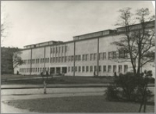 [Biblioteka Uniwersytecka w Toruniu: budynek przy ulicy Chopina ok. 1966 r.