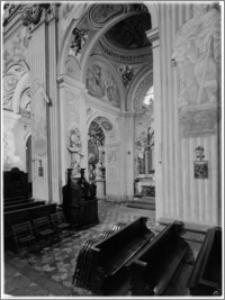 Kraków [Kościół pw. św. Anny – widok na kaplicę nawy bocznej, sztukateria autorstwa Baltazara Fontany]