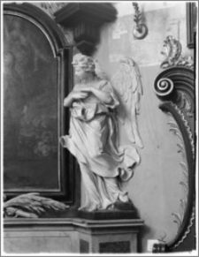 Stary Sącz. Kościół klarysek św. Trójcy i św. Klary. Wnętrze. Figura anioła z bocznego ołtarza autorstwa Baltazara Fontany