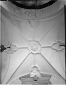 Kielce [Pałac Biskupów Krakowskich – krużganek, fragment sklepienia]