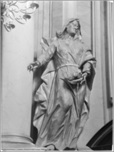 Lublin. Katedra św. Jana Chrzciciela i św. Jana Ewangelisty. Wnętrze. Rzeźba „Kobieta z koszyczkiem z gołąbkami” w kaplicy Matki Bożej