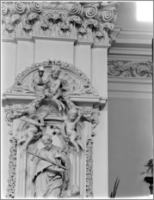 Leszno. Kościół farny św. Mikołaja. Wnętrze. Rzeźba św. Jana Nepomucena - fragment