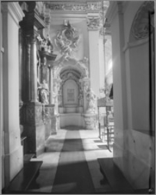 Leszno. Kościół farny św. Mikołaja. Wnętrze. Nagrobek Bogusława Leszczyńskiego biskupa łuckiego (zm. 1691)