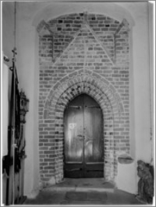 Gruta. Kościół pw. Wniebowzięcia Najświętszej Maryi Panny. Portal zachodni w kruchcie pod wieżą
