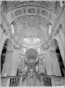 Svatý Kopeček k. Ołomuńca (Morawy, Czechy). Bazylika Mniejsza Nawiedzenia Maryi Panny. Wnętrze-widok na ołtarz główny autorstwa Baltazara Fontany