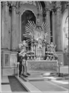 Svatý Kopeček k. Ołomuńca (Morawy, Czechy). Bazylika Mniejsza Nawiedzenia Maryi Panny. Wnętrze-ołtarz główny autorstwa Baltazara Fontany