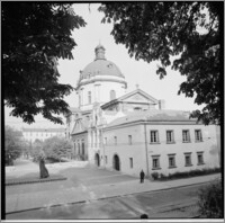 Lwów (Ukraina). Kościół Bożego Ciała i klasztor Dominikanów. Elewacja