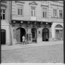 Lwów (Ukraina). Elewacja kamienicy przy ul. Rynek