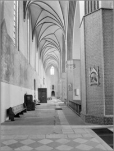 Kwidzyn. Katedra św. Jana Ewangelisty-wnętrze [widok nawy bocznej]
