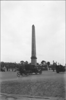 [Obelisk z Luksoru na Placu Zgody w Paryżu]