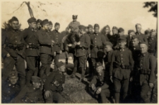 Czesław Bartkowiak wśród żołnierzy podczas odbywania służby wojskowej w czasie 11.08.1930-16.09.1931 r.
