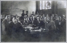Czesław Bartkowiak w Seminarium Nauczycielskim w trakcie posiłku w stołówce
