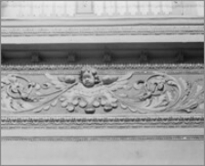 Klimontów (woj. świętokrzyskie). Kościół św. Józefa. Wnętrze. Sztukateria w prezbiterium-fragment