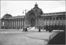[Fasada Muzeum Petit Palais w Paryżu]
