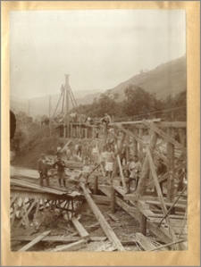 Józef Trajtler Szügyi przy odbudowie mostu kolejowego
