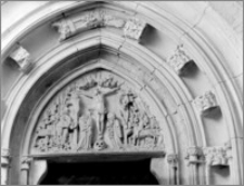 Gniezno. Katedra pw. Wniebowzięcia Najświętszej Maryi Panny - Tympanon - scena Ukrzyżowania