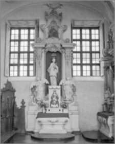 Zamarte. Kościół parafialny pw. NMP (Sanktuarium Matki Bożej Szkaplerznej). Wnętrze-ołtarz